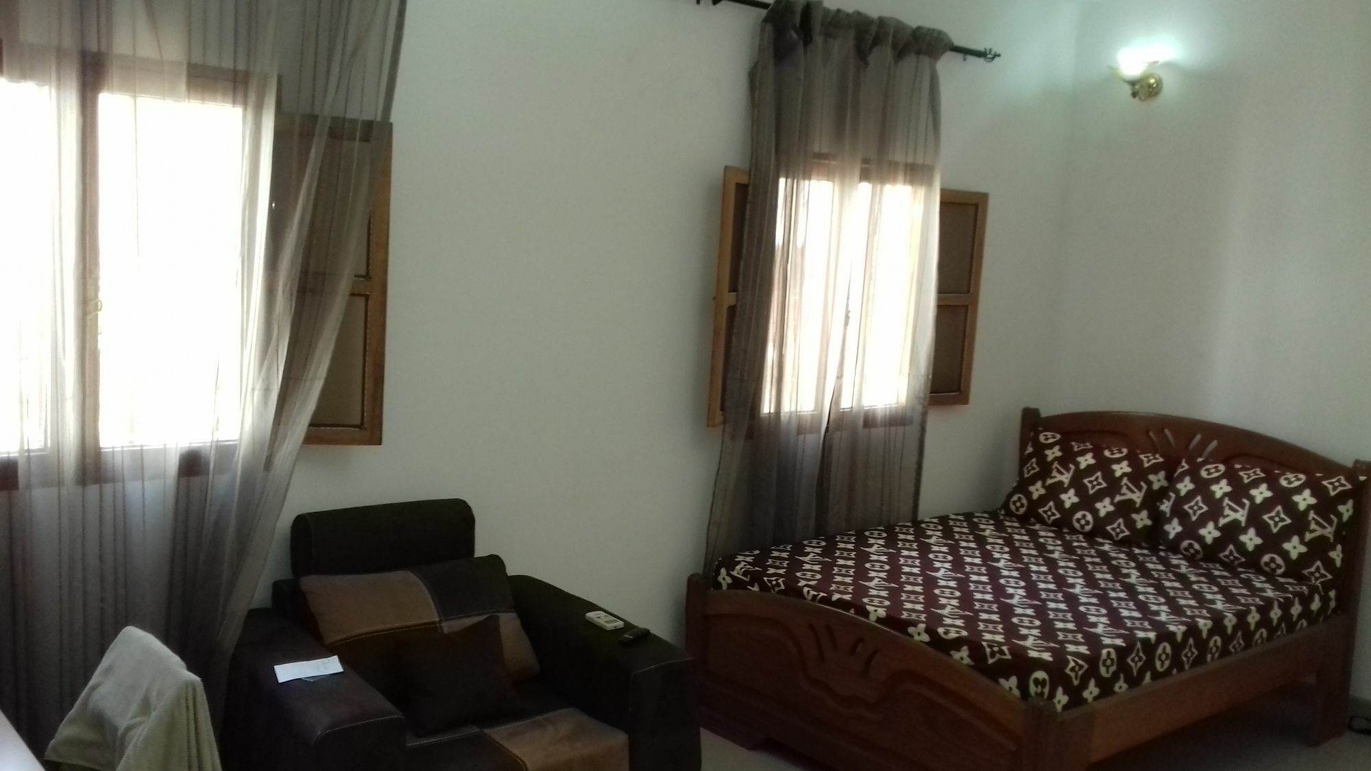 דקר Aziz Residence מראה חיצוני תמונה