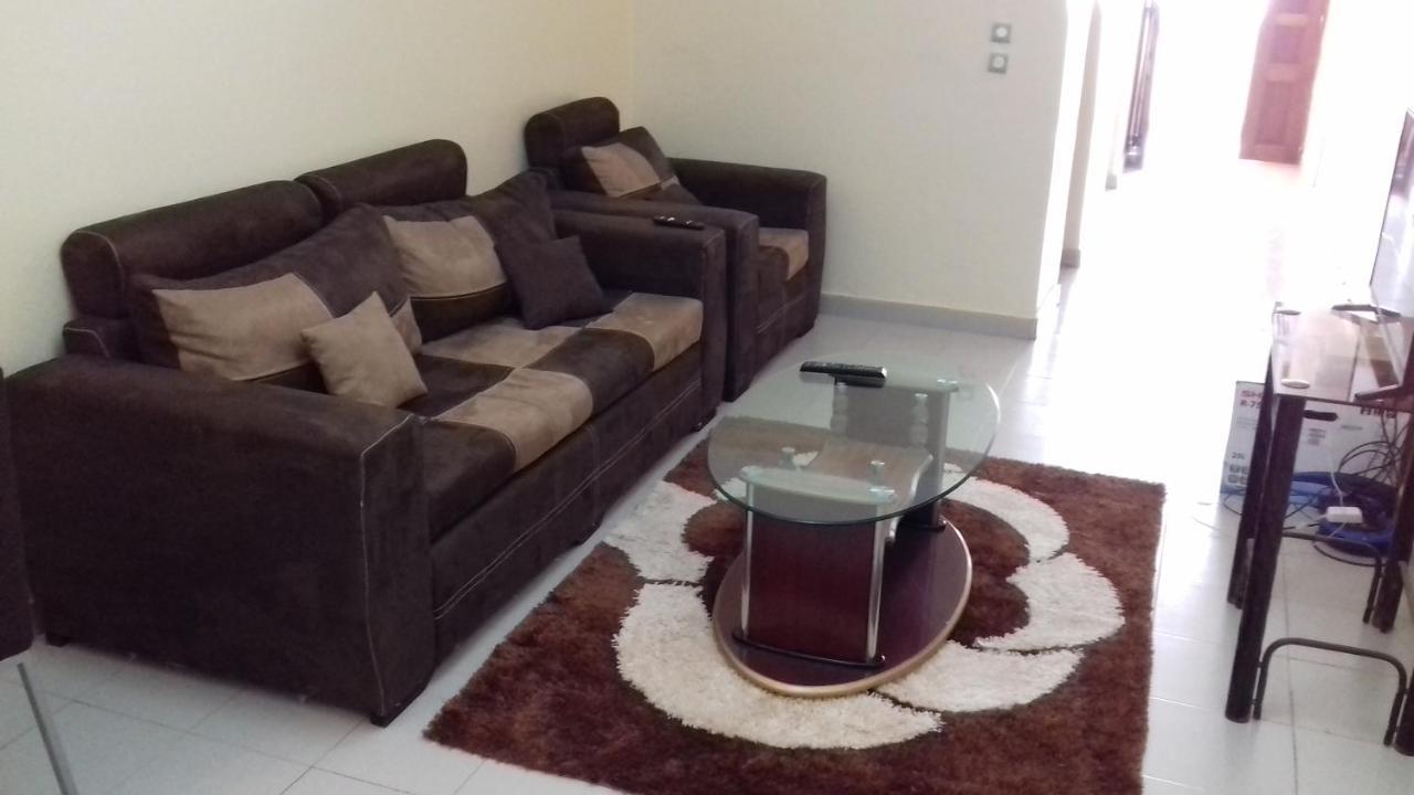 דקר Aziz Residence מראה חיצוני תמונה